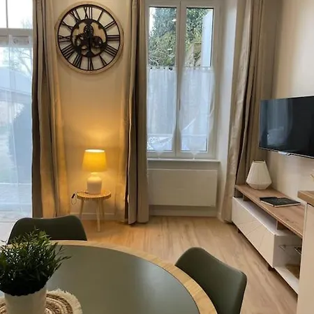 Joli Appartement Avec Parking - Proche Centre Ville Chartres Buitenkant foto