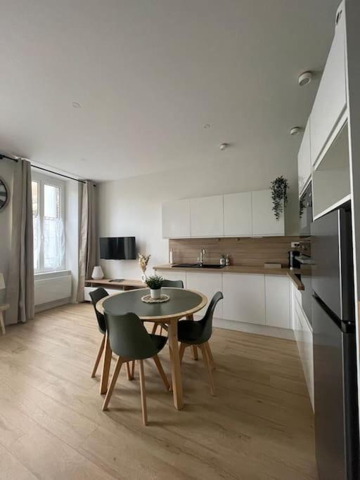 Appartement Joli Avec Parking - Proche Centre